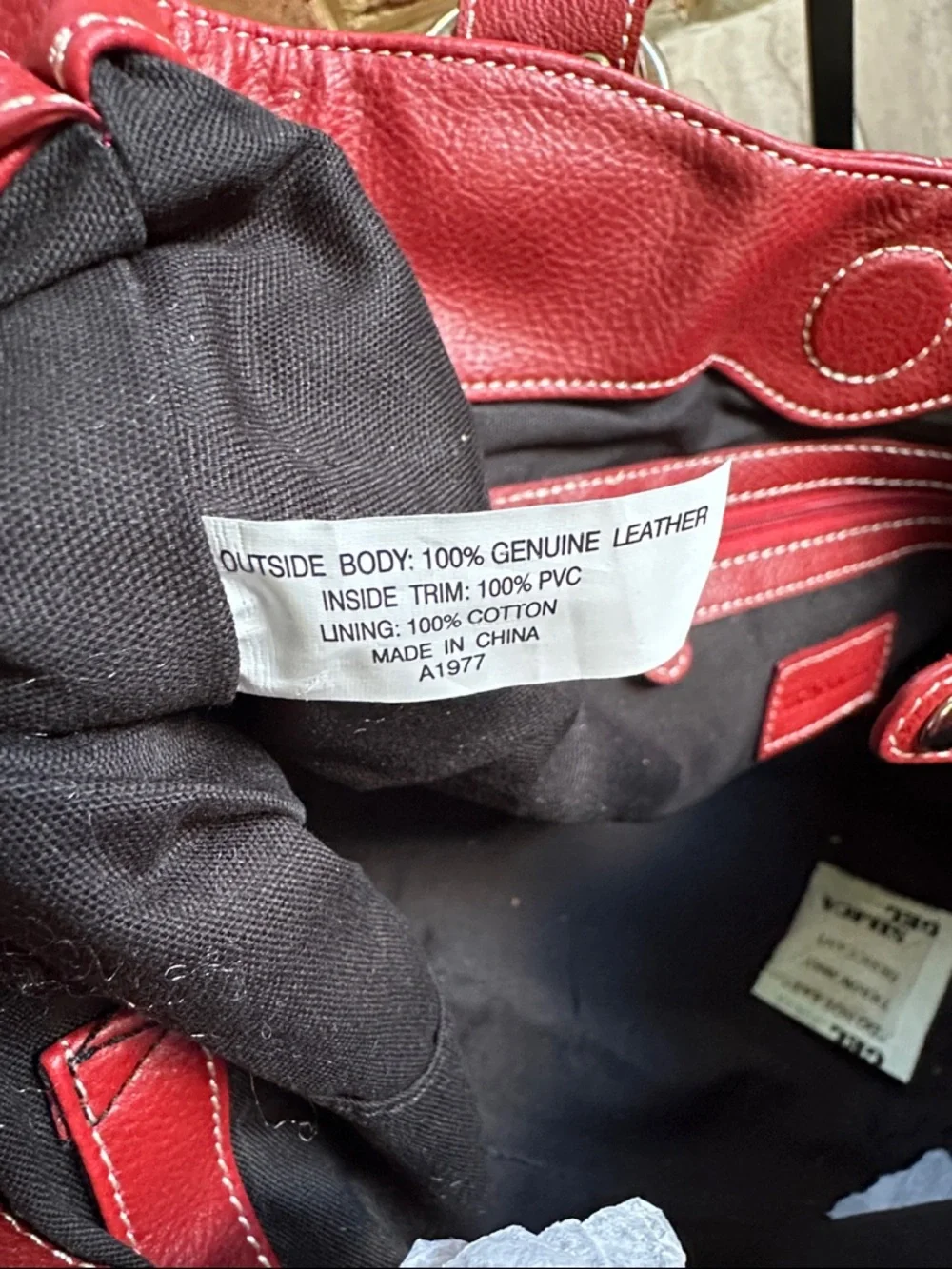 Tignanello Red Pebble Grain Genuine Leather Shoulder Bag - Picture 8 of 9